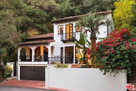 Photo of 3007 Belden Drive, Los Angeles, CA 90068 (MLS # 26799914)