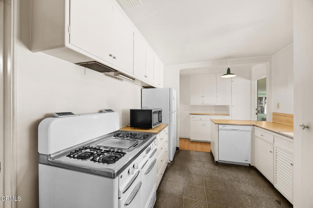 1020 Foothill Street