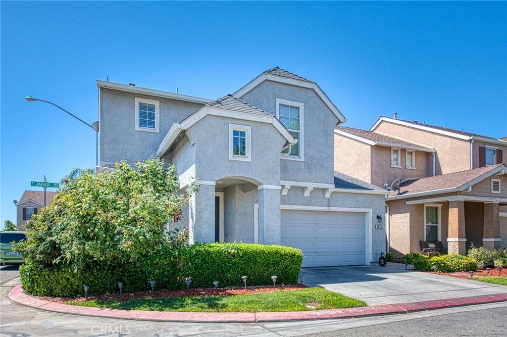 4605 W Javier