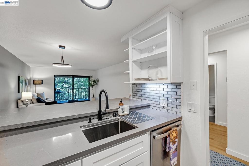 640 Via Casitas