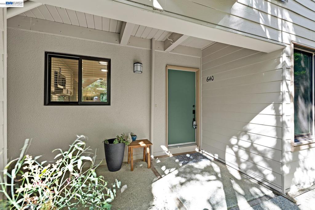 640 Via Casitas