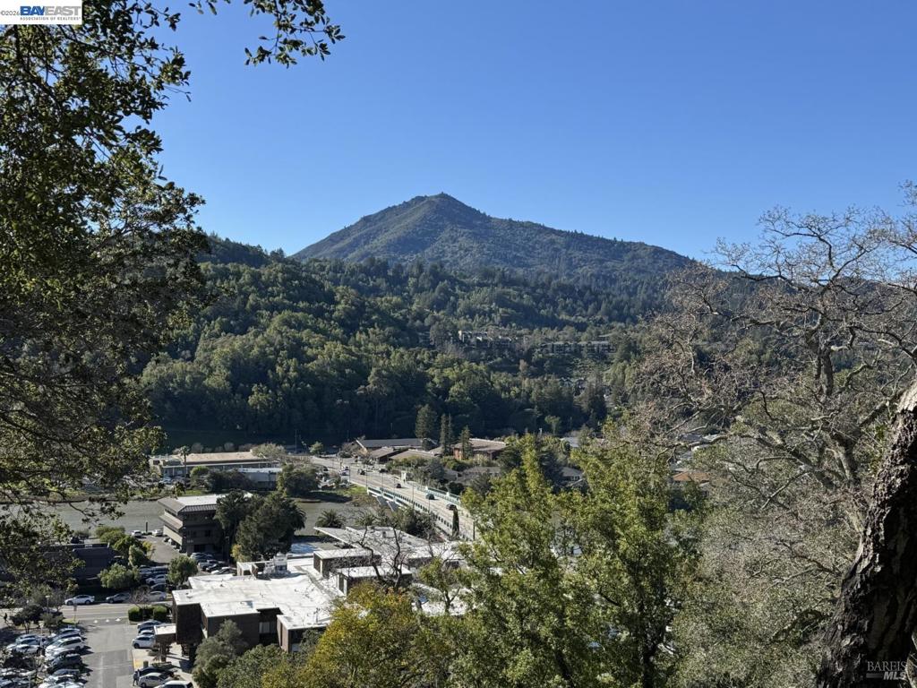 640 Via Casitas
