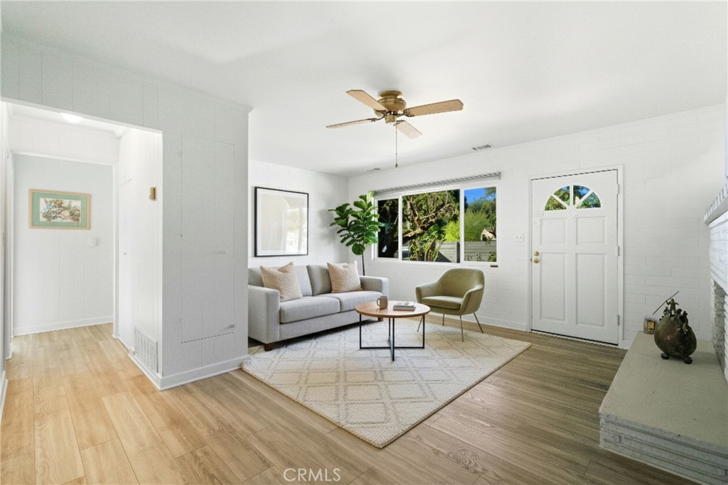 204 El Conejo Dr