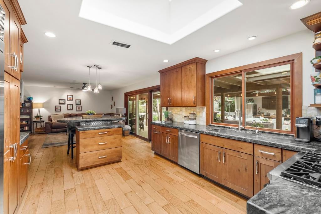 489 La Costa Ave. Ave