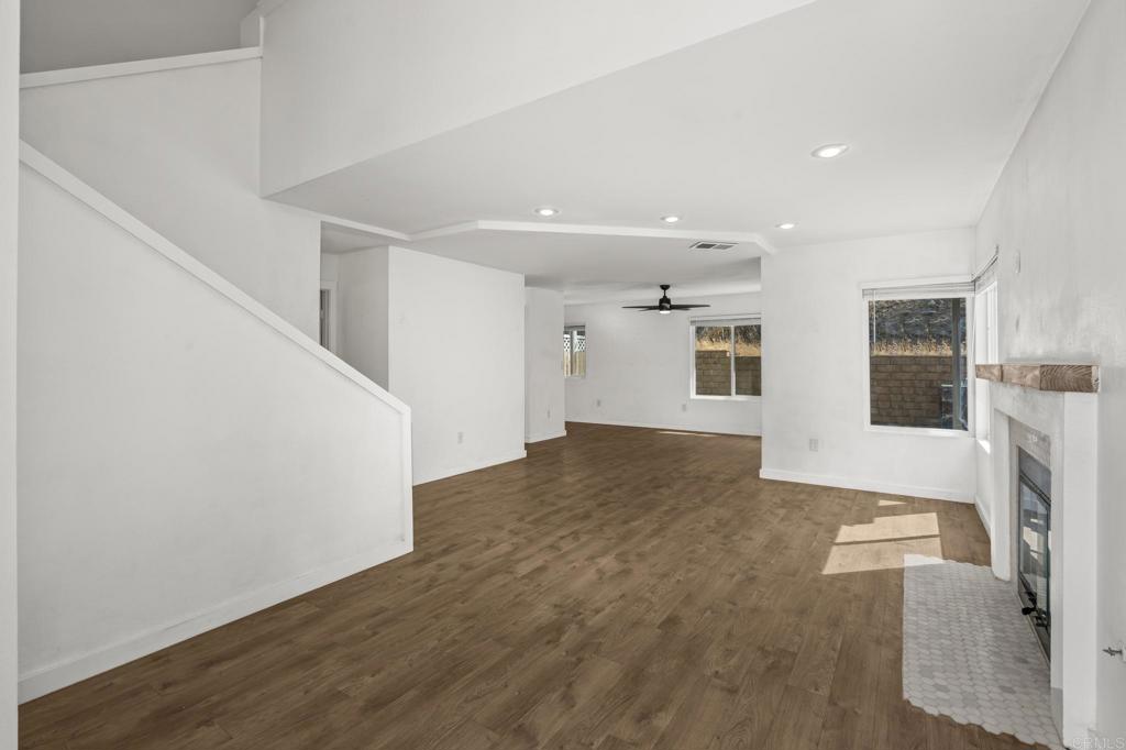 10525 Flora Verda Court