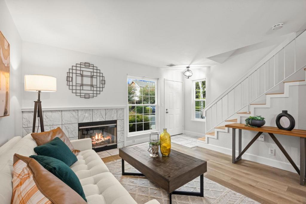 5226 Macaw Court
