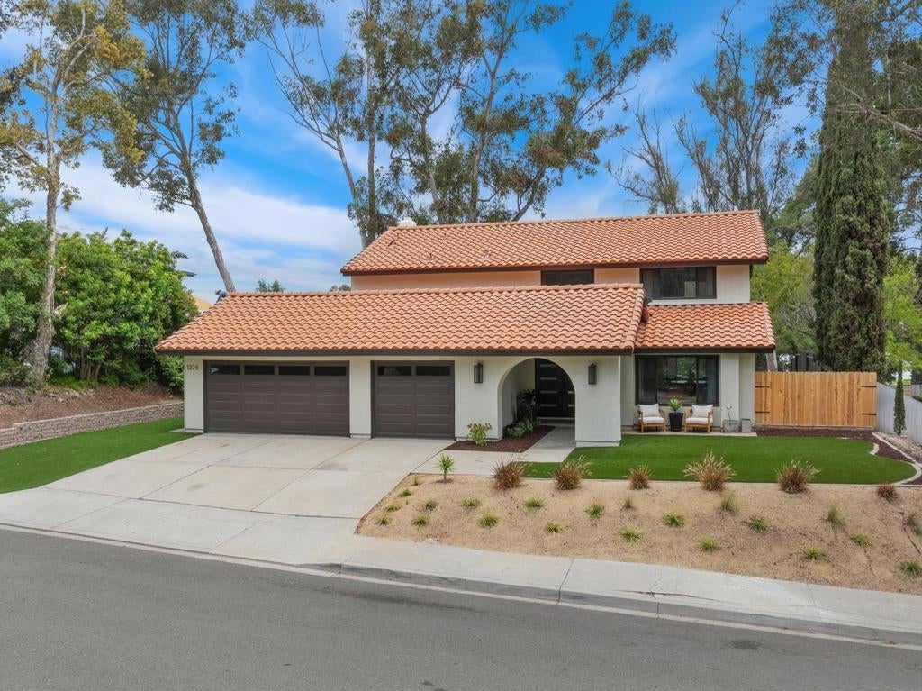 1225 Fallbrook CT