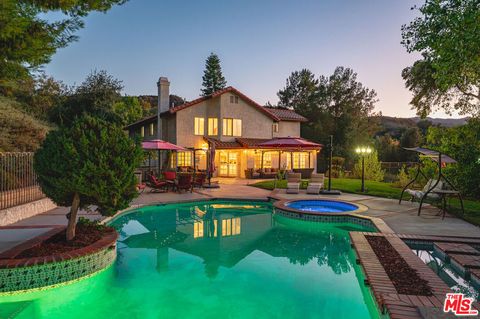 Photo of 24232 Mentry Drive, Newhall, CA 91321 (MLS # 25604617) Photo of 24232 Mentry Drive, Newhall, CA 91321 (MLS # 25604617)