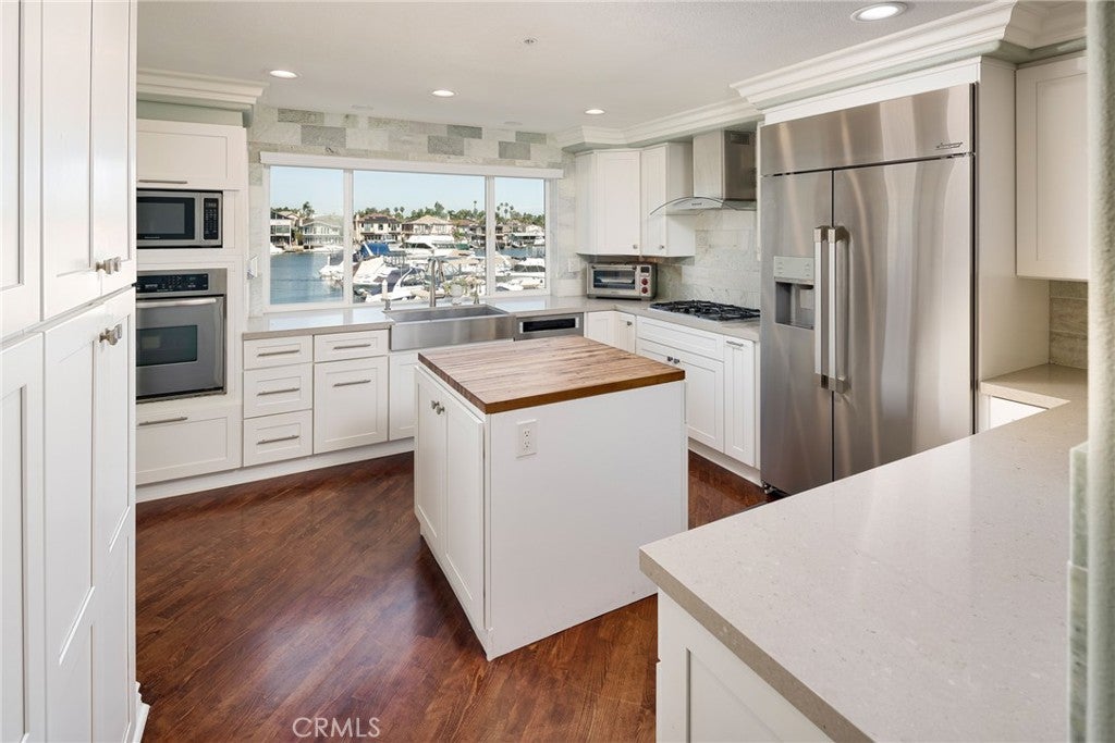 4165 Warner #101