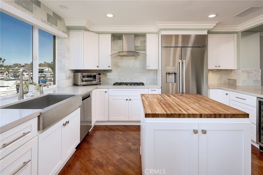 4165 Warner #101