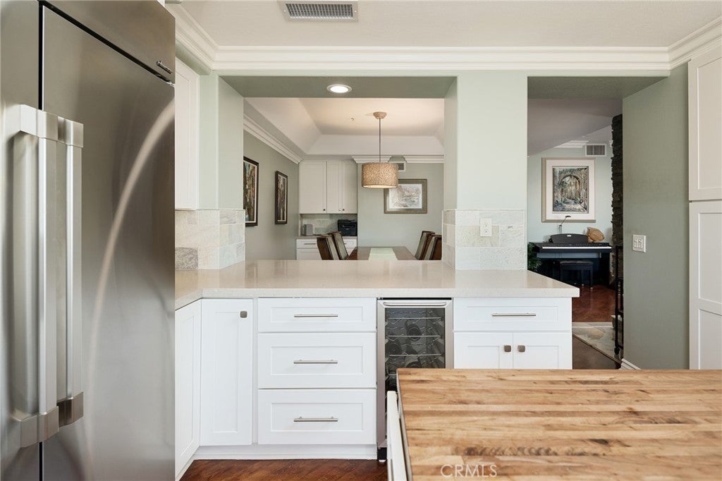 4165 Warner #101
