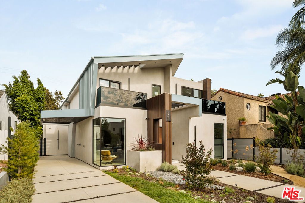Photo of 930 N La Jolla Avenue, West Hollywood, CA 90046 (MLS # 25587365)