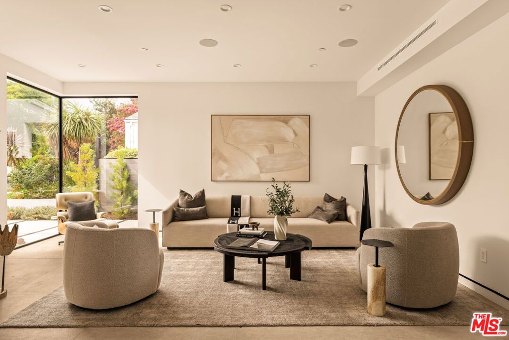 Photo of 930 N La Jolla Avenue, West Hollywood, CA 90046 (MLS # 25587365)
