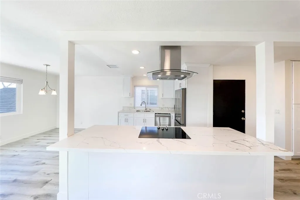 Corona Del Mar, California 92625, United States, 2 Bedrooms Bedrooms, ,2 BathroomsBathrooms,Residential,Active,241098