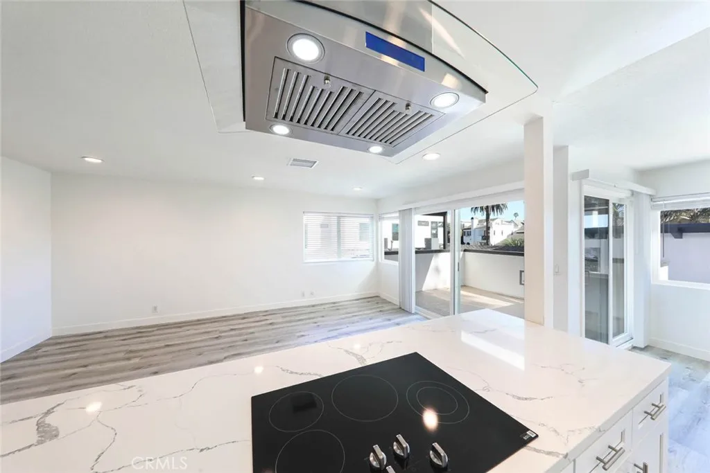 Corona Del Mar, California 92625, United States, 2 Bedrooms Bedrooms, ,2 BathroomsBathrooms,Residential,Active,241098