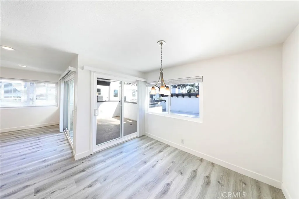 Corona Del Mar, California 92625, United States, 2 Bedrooms Bedrooms, ,2 BathroomsBathrooms,Residential,Active,241098