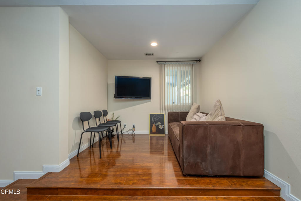 Lionsgate - 305101 - Residential