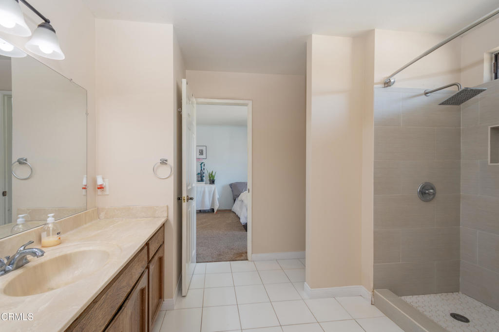 Lionsgate - 305101 - Residential