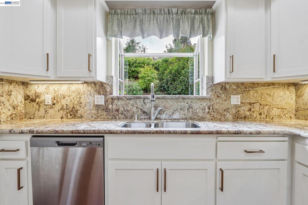 5305 Willow Glen Pl