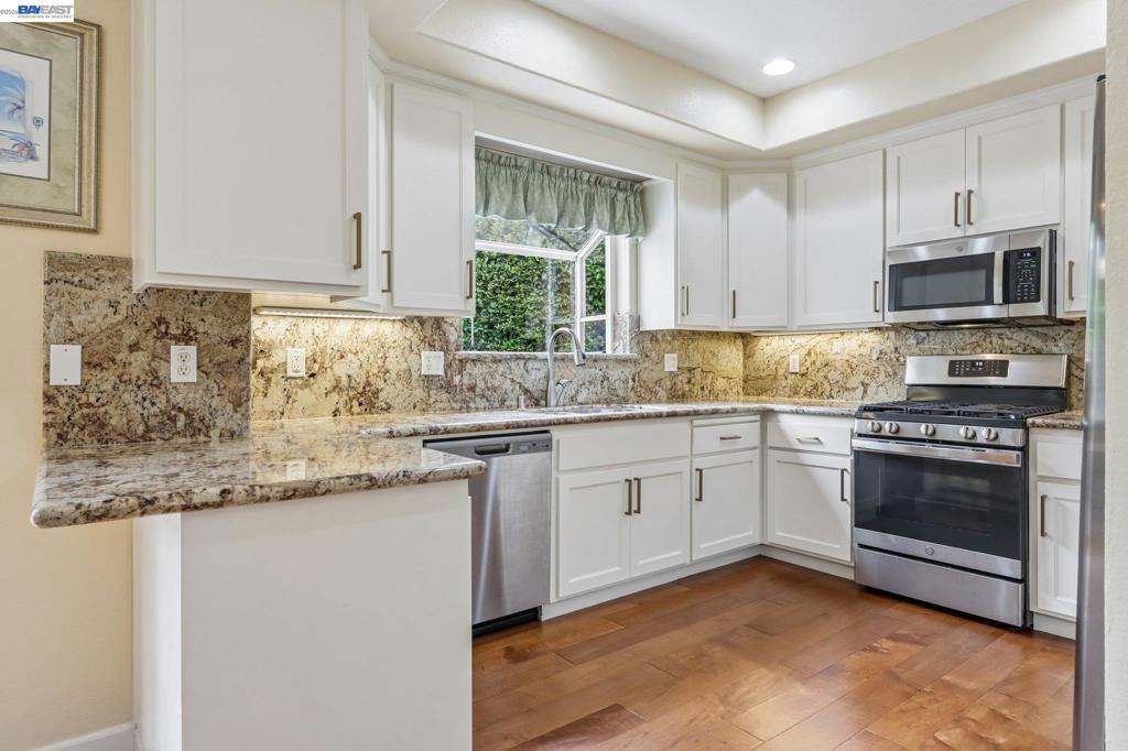 5305 Willow Glen Pl