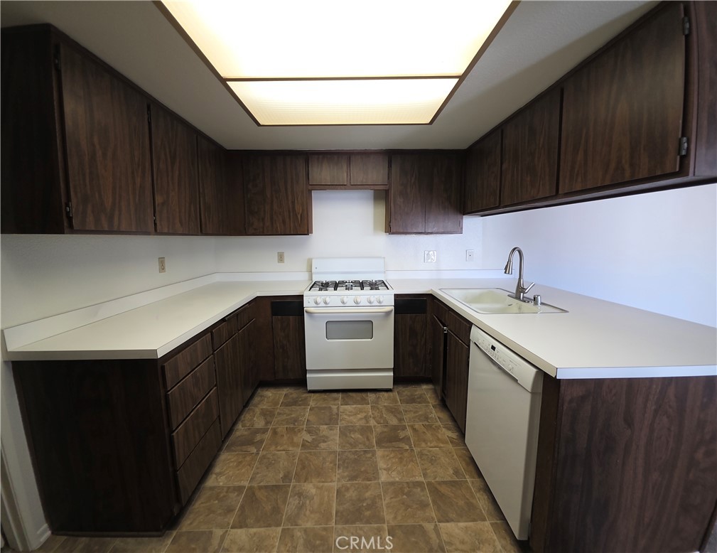 4823 Fieldbrook Lane 24