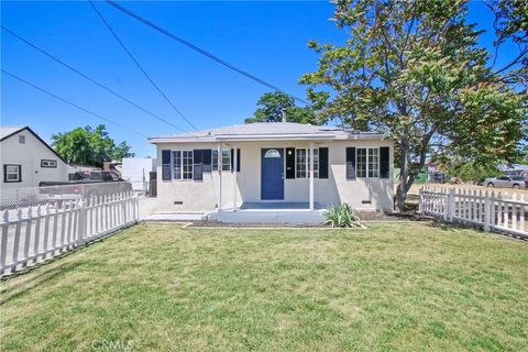 Photo of 26359 Girard ST, Hemet, CA 92544 (MLS # CV26101838)