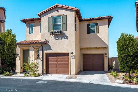 546 Escenico Lake Forest CA 92630