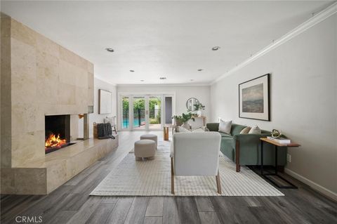 Photo of 7027 Gloria Avenue, Lake Balboa, CA 91406 (MLS # SR26080512)