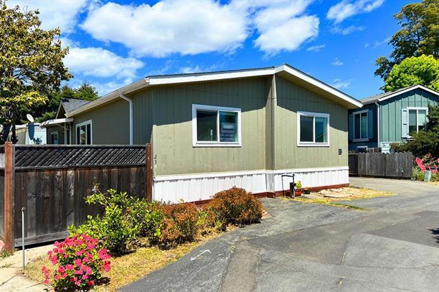 Properties 1 220 Mar Vista Drive 23