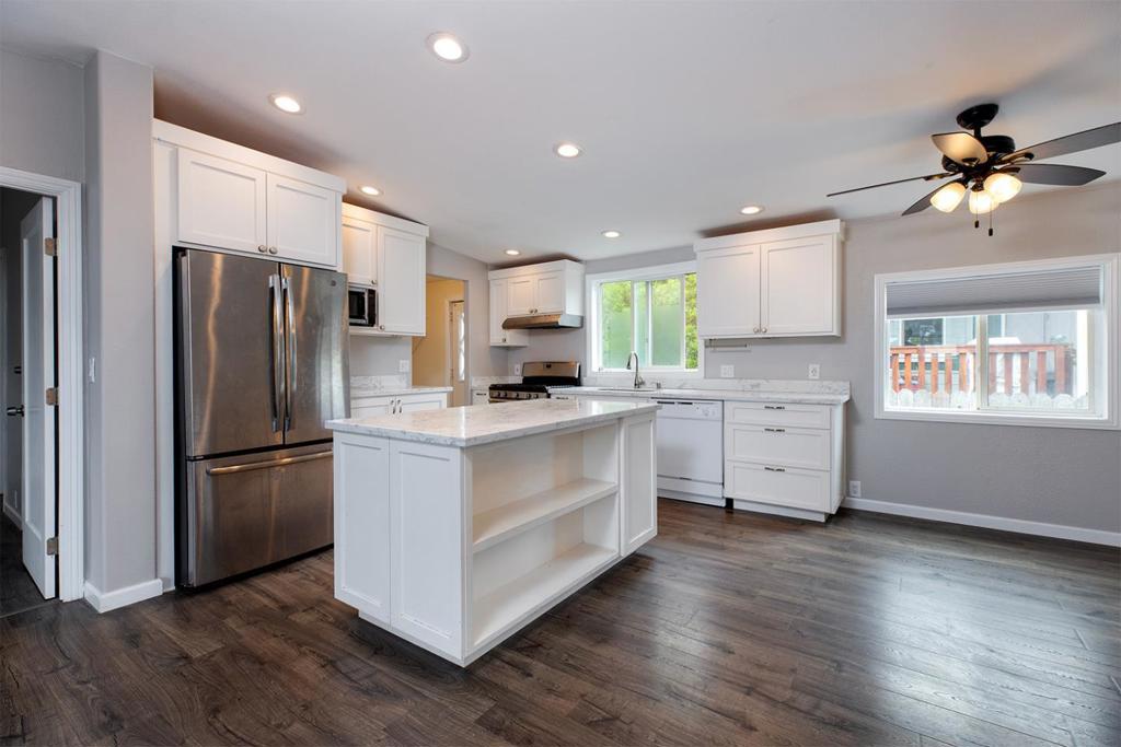 Properties 4 220 Mar Vista Drive 23