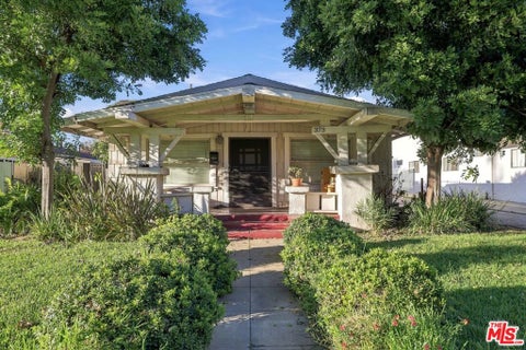 Photo of 373 Myrtle Street, Glendale, CA 91203 (MLS # 26102643)