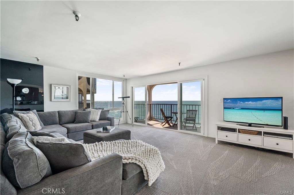 565 Esplanade 308
