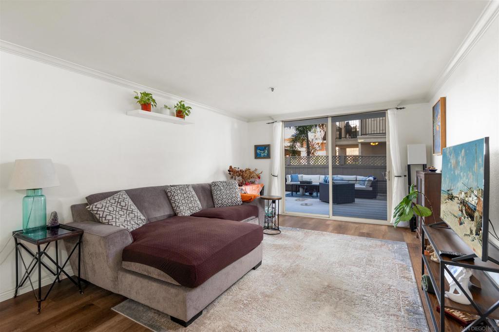 3939 Illinois 1F