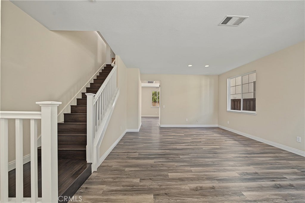 1561 N Catskills
