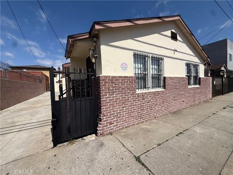 Photo of 12924 Prairie Avenue #A, Hawthorne, CA 90250 (MLS # SB26148385)