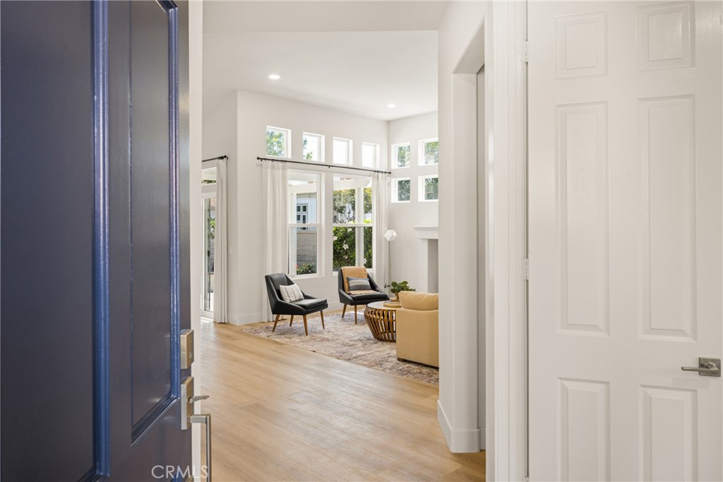 21182 San Miguel