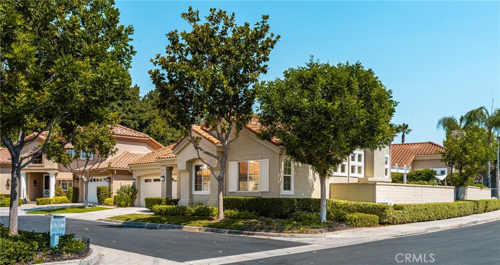 21182 San Miguel