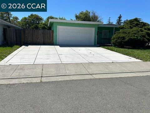 Photo of 1517 Garfield St, Fairfield, CA 94533 (MLS # 41135085)