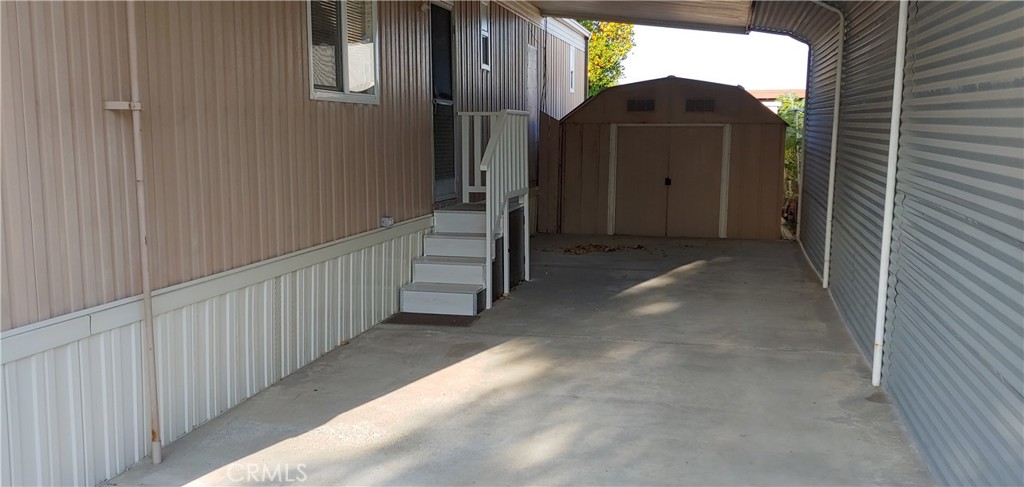 401 W Carson 37