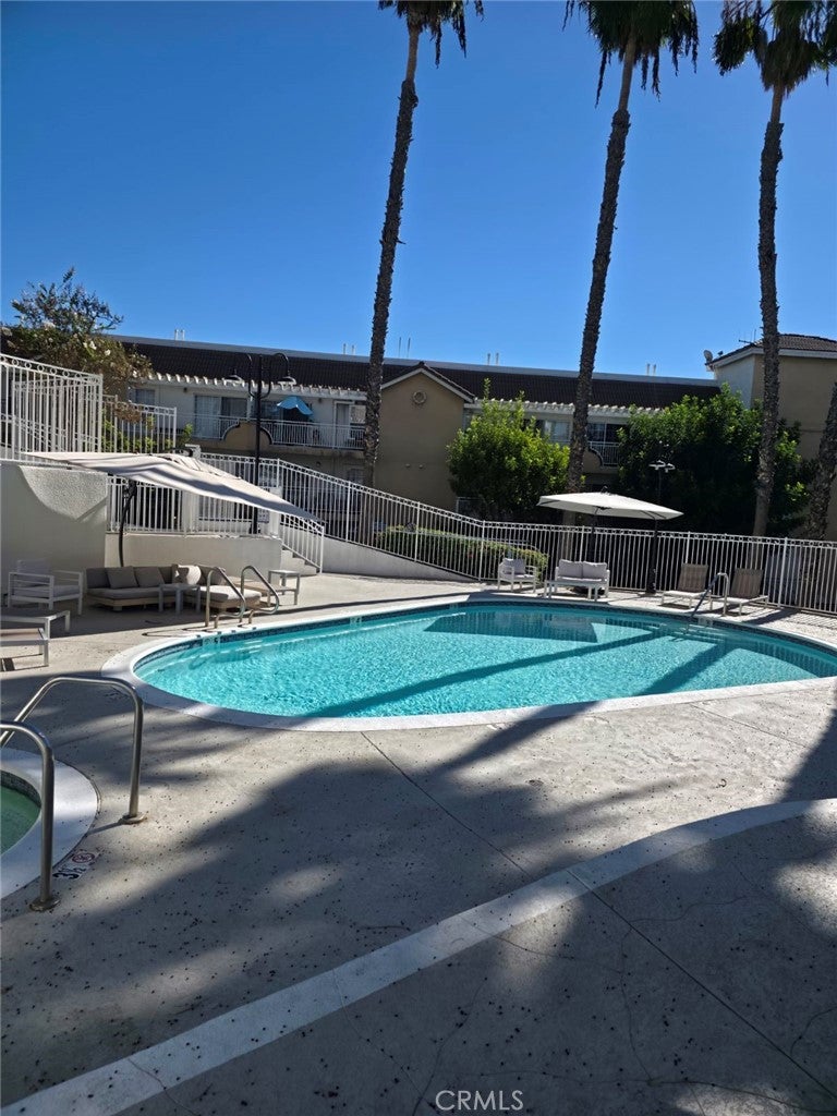 4760 Templeton 3204