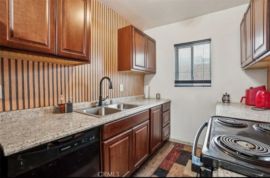 1629 Franklin Street 4