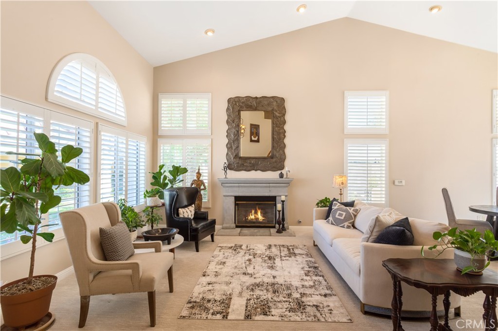 40512 Corte De Opalo