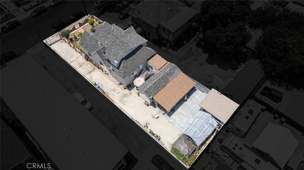 221 E 25th