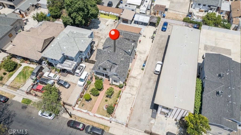 221 E 25th