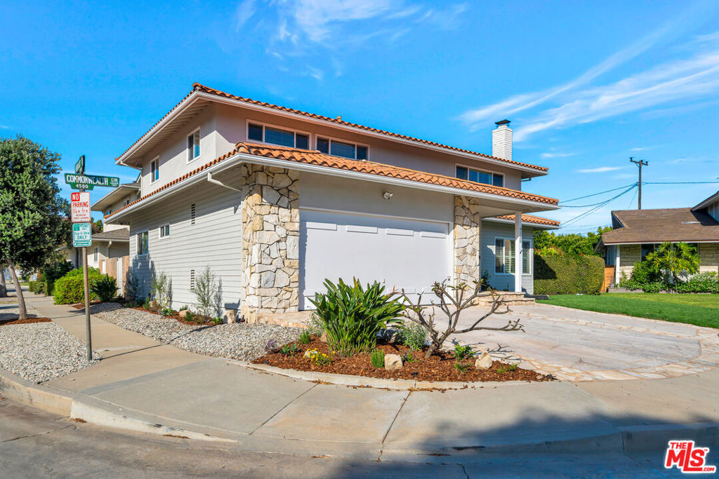 4520 Commonwealth Circle