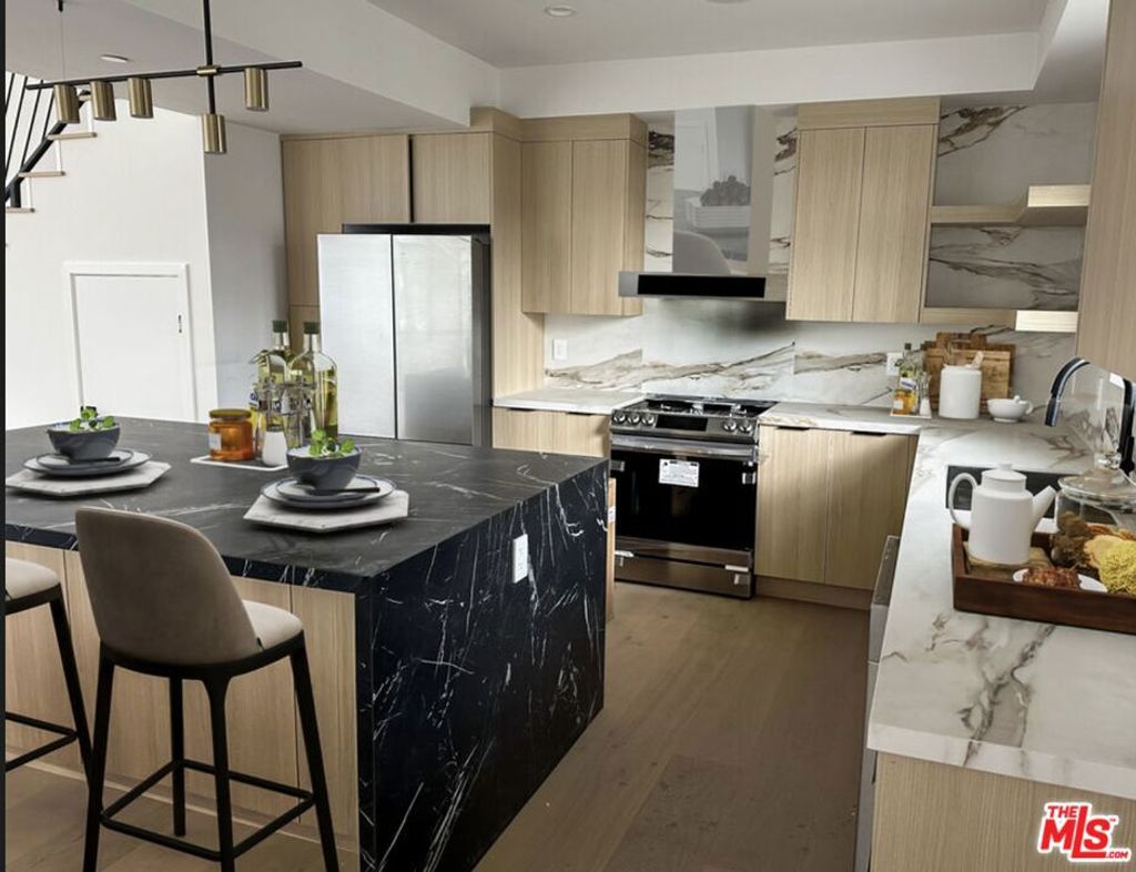 Photo of 1900 20th Street #A, Santa Monica, CA 90404 (MLS # 25571975)