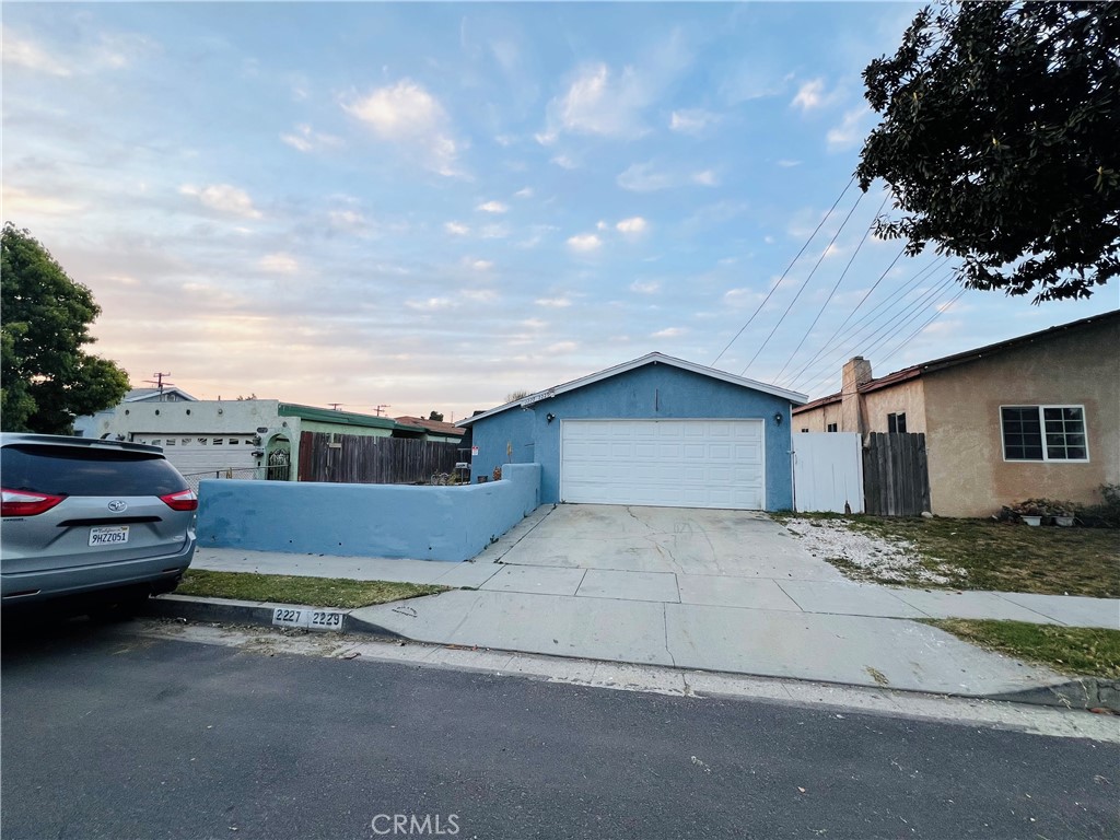 2227 W Lincoln Street