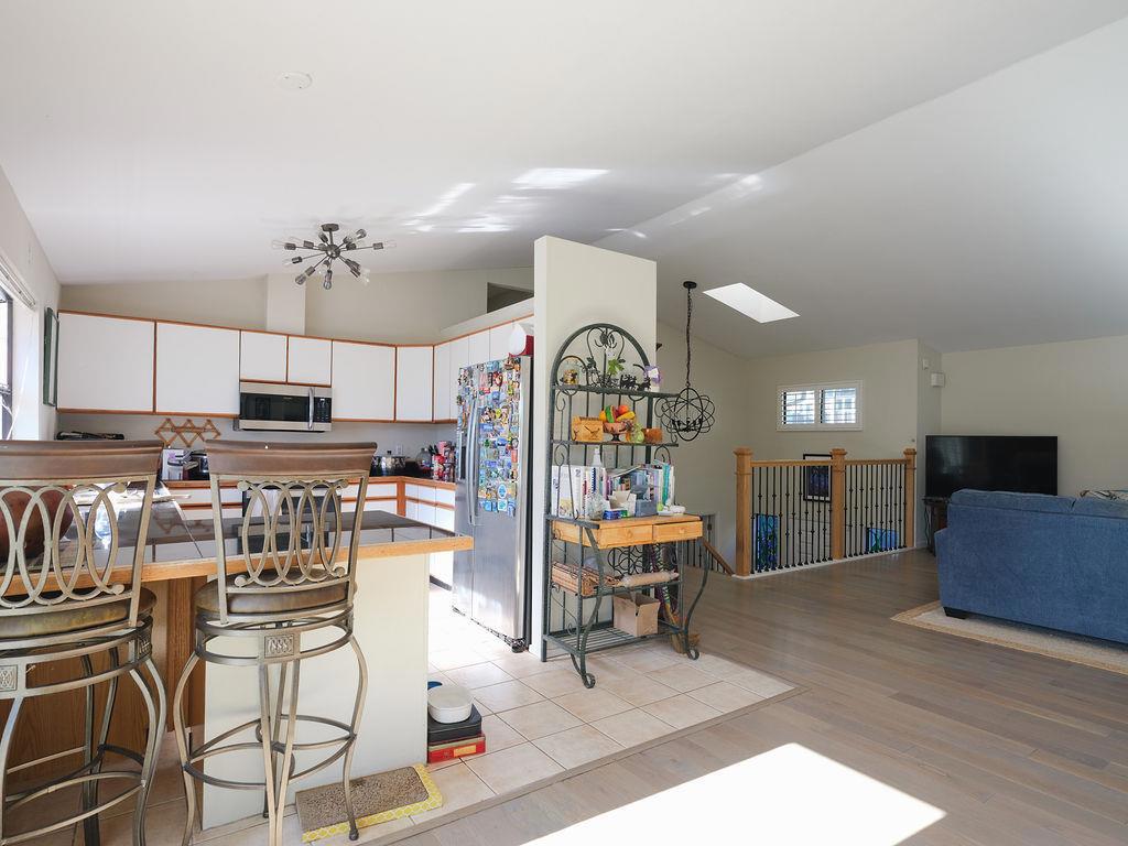 355 Avenue Portola