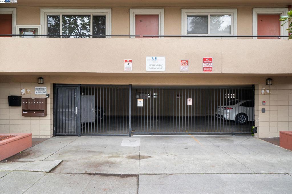 1444 Walnut St