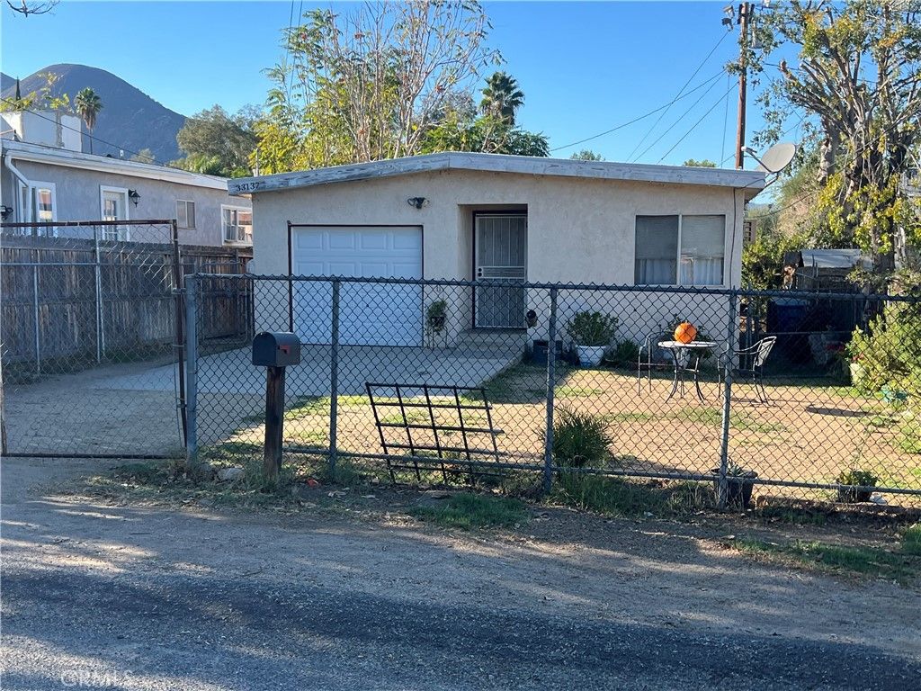 Photo of 33137 Dowman St, Lake Elsinore, CA 92530 (MLS # IV25259450)